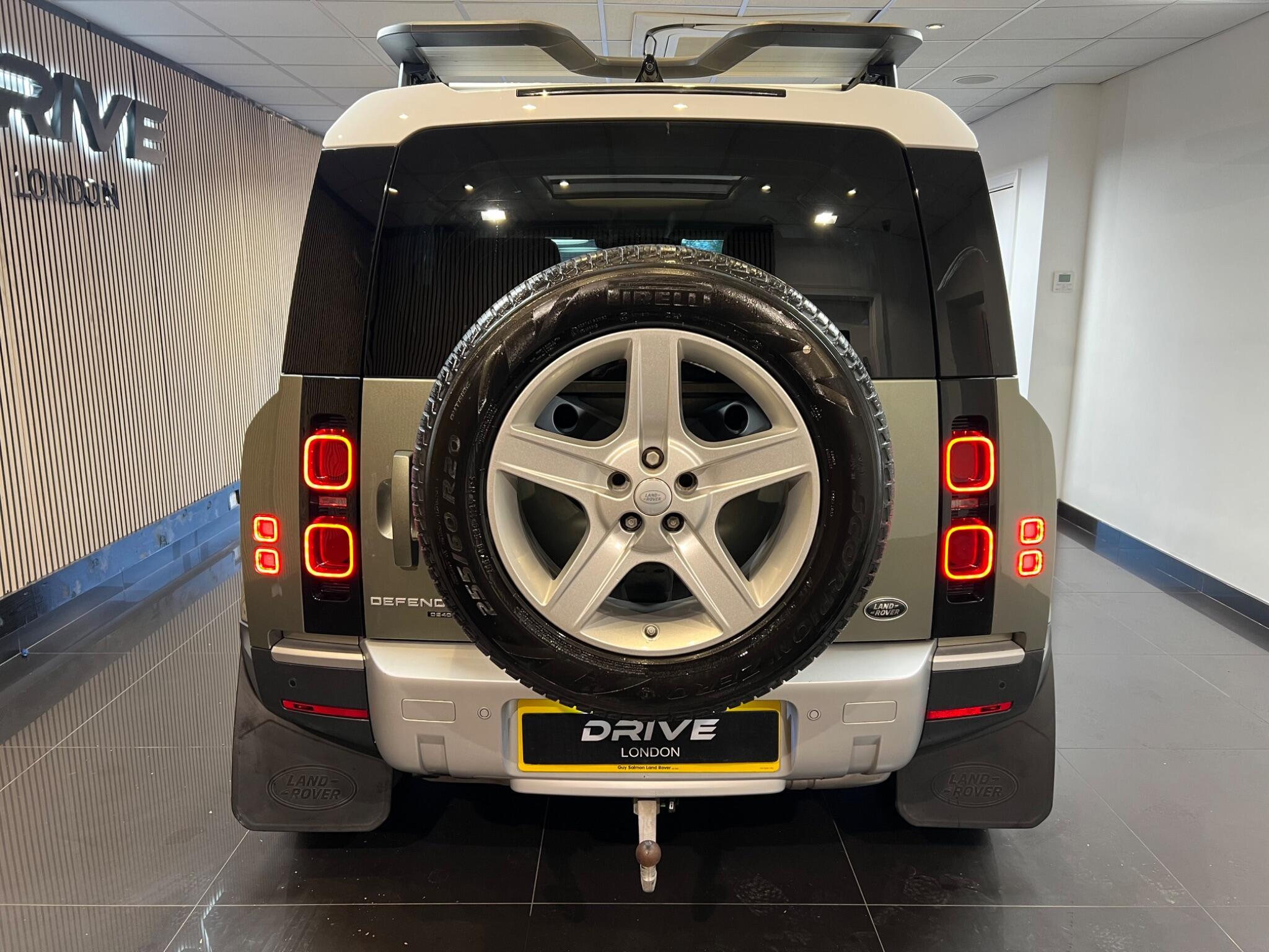 Land Rover Defender 110